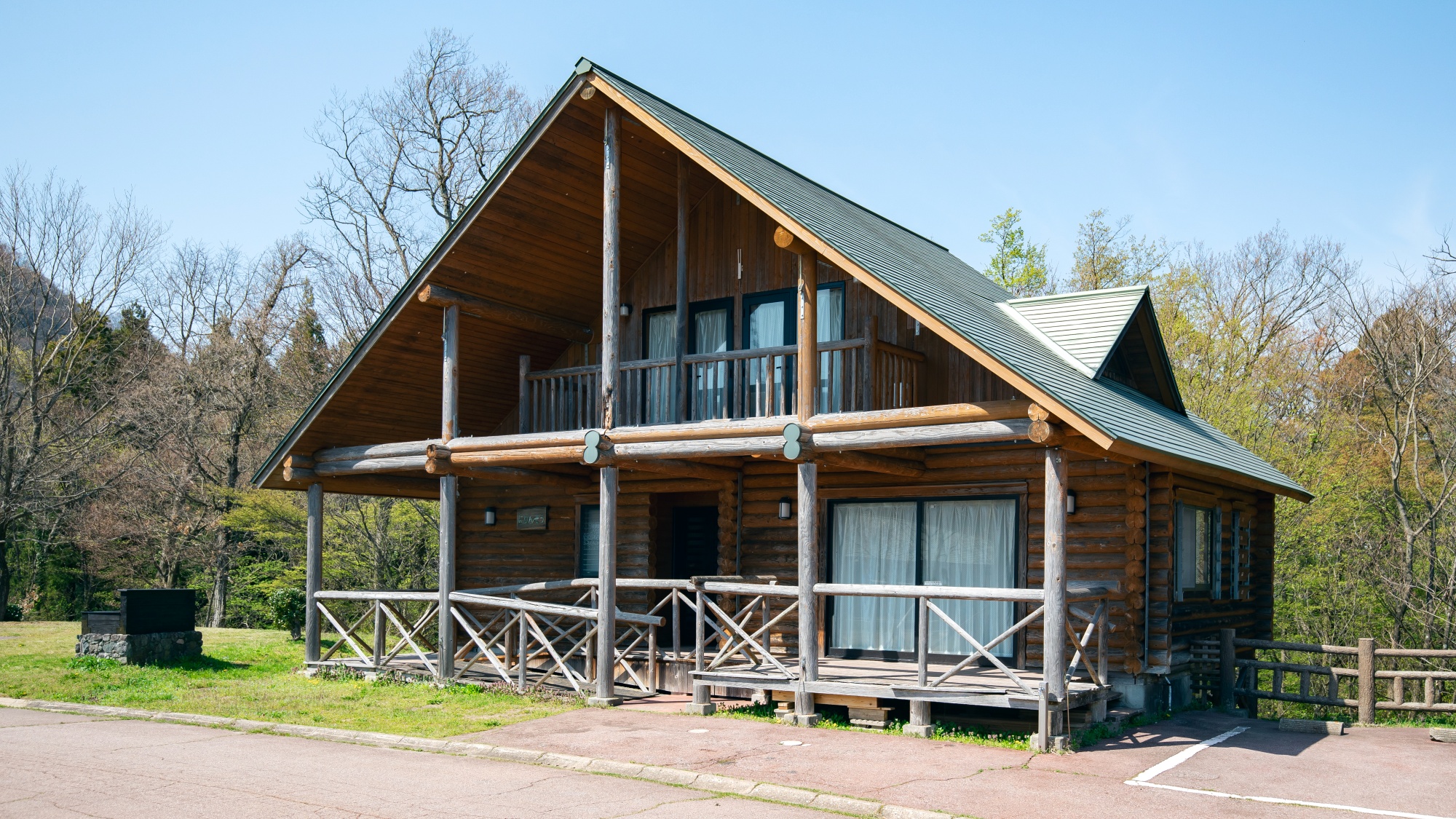 *【ログハウス】木のぬくもりを感じられる8名用ログハウス