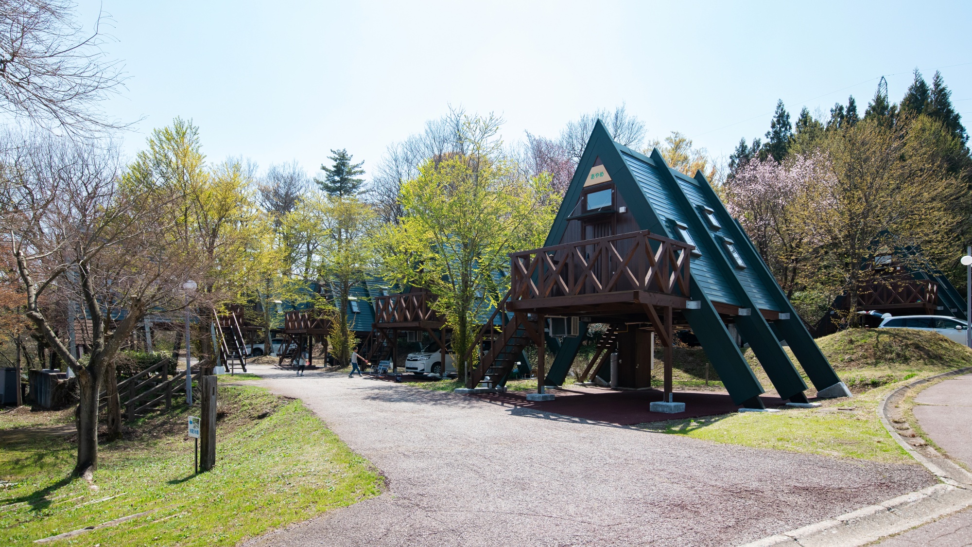 *【コテージ】ユニークな三角屋根が目印
