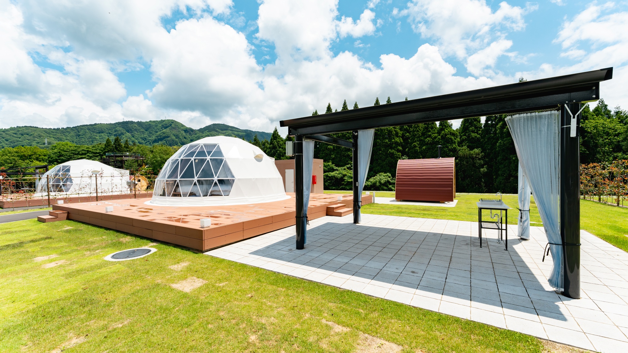 *【グランピング】専用の屋根付BBQハウスも完備しているのでプライベート感満載