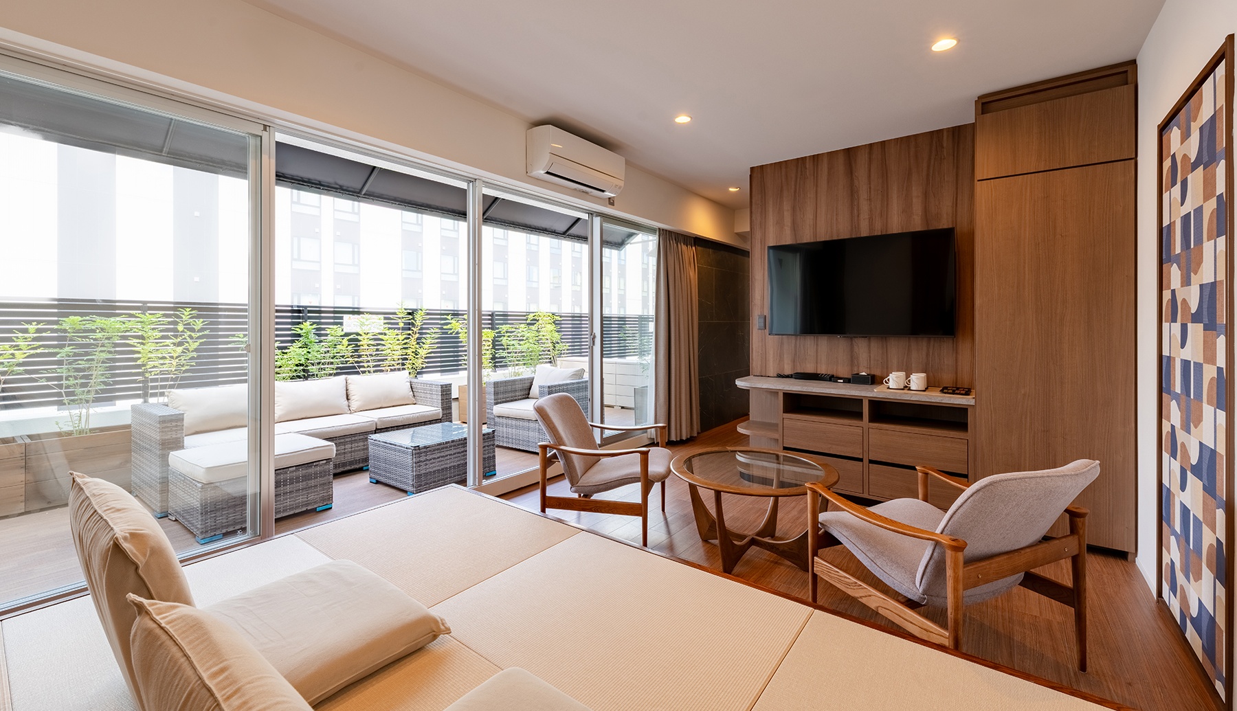 最上階デラックスダブル ＆ 30平米バルコニー■North■