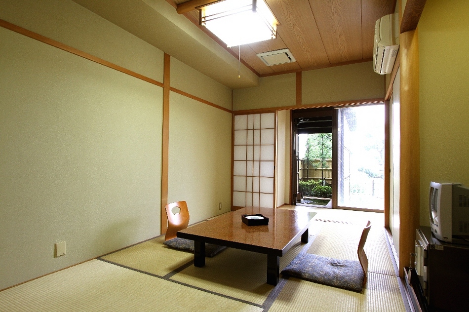 8 疊榻米房間，附露天浴池