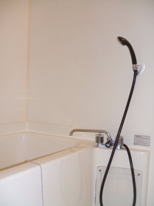 Indoor bath in the guest room (example)