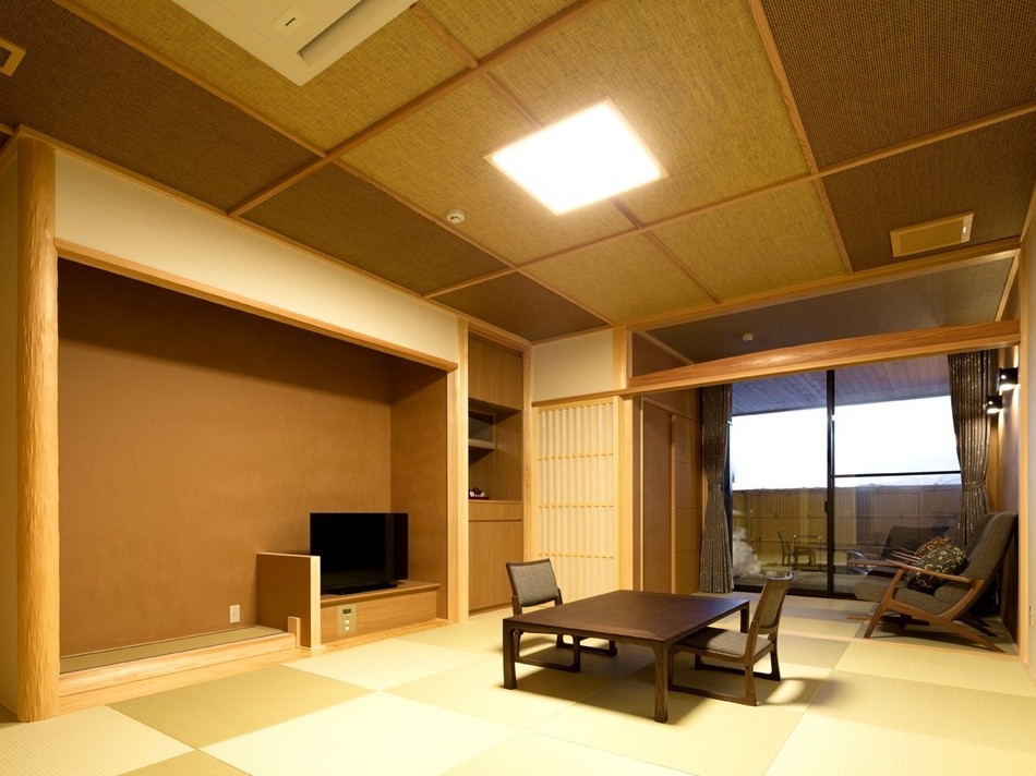 Japanese-style room with open-air bath