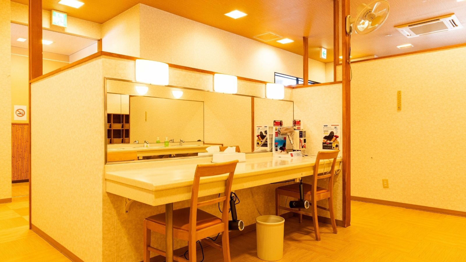 【女湯｜脱衣所】