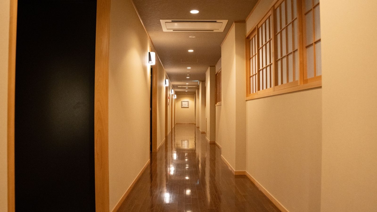 館内