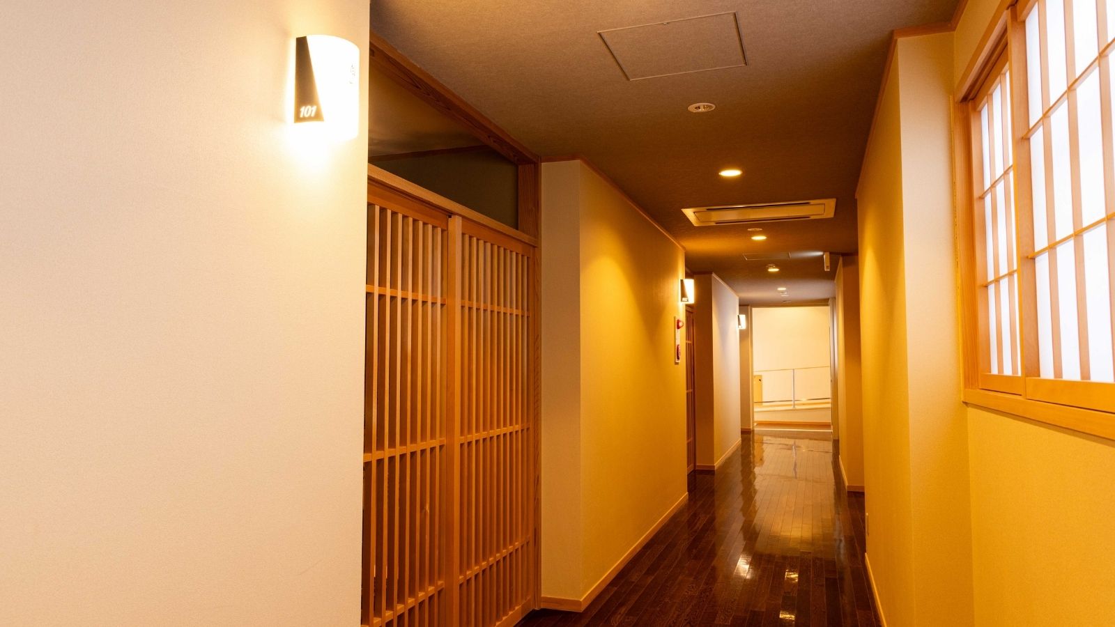 【館内｜廊下】