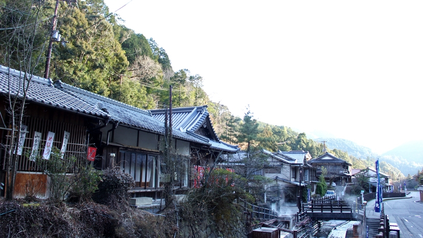 熊野古道散策にとっても便利☆源泉かけ流しの温泉で湯ったり♪1泊夕食付