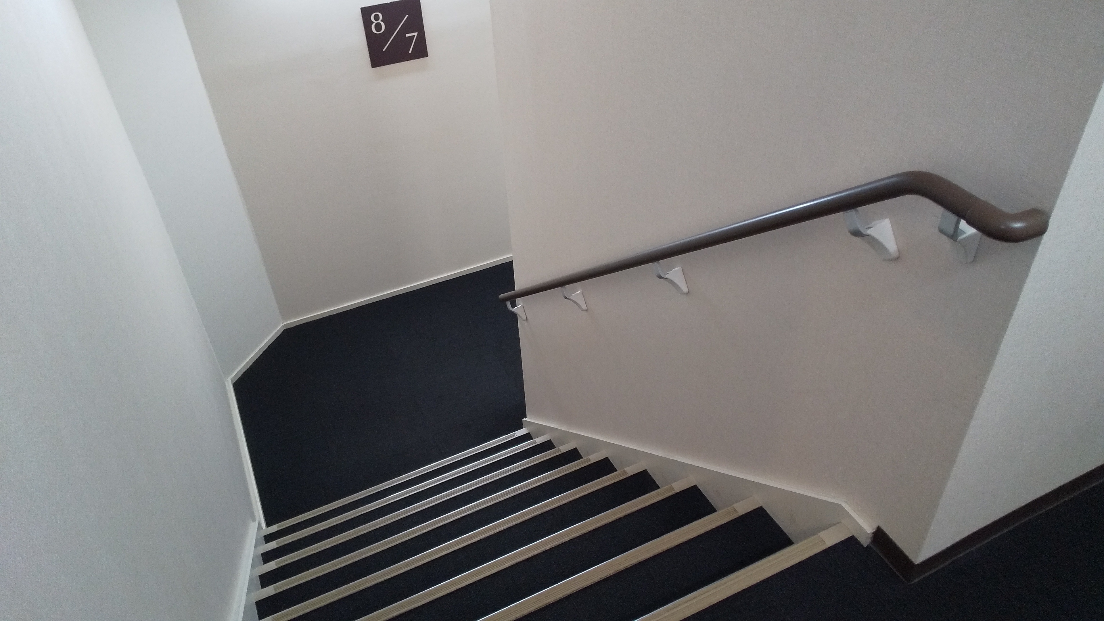 ホテル内　階段