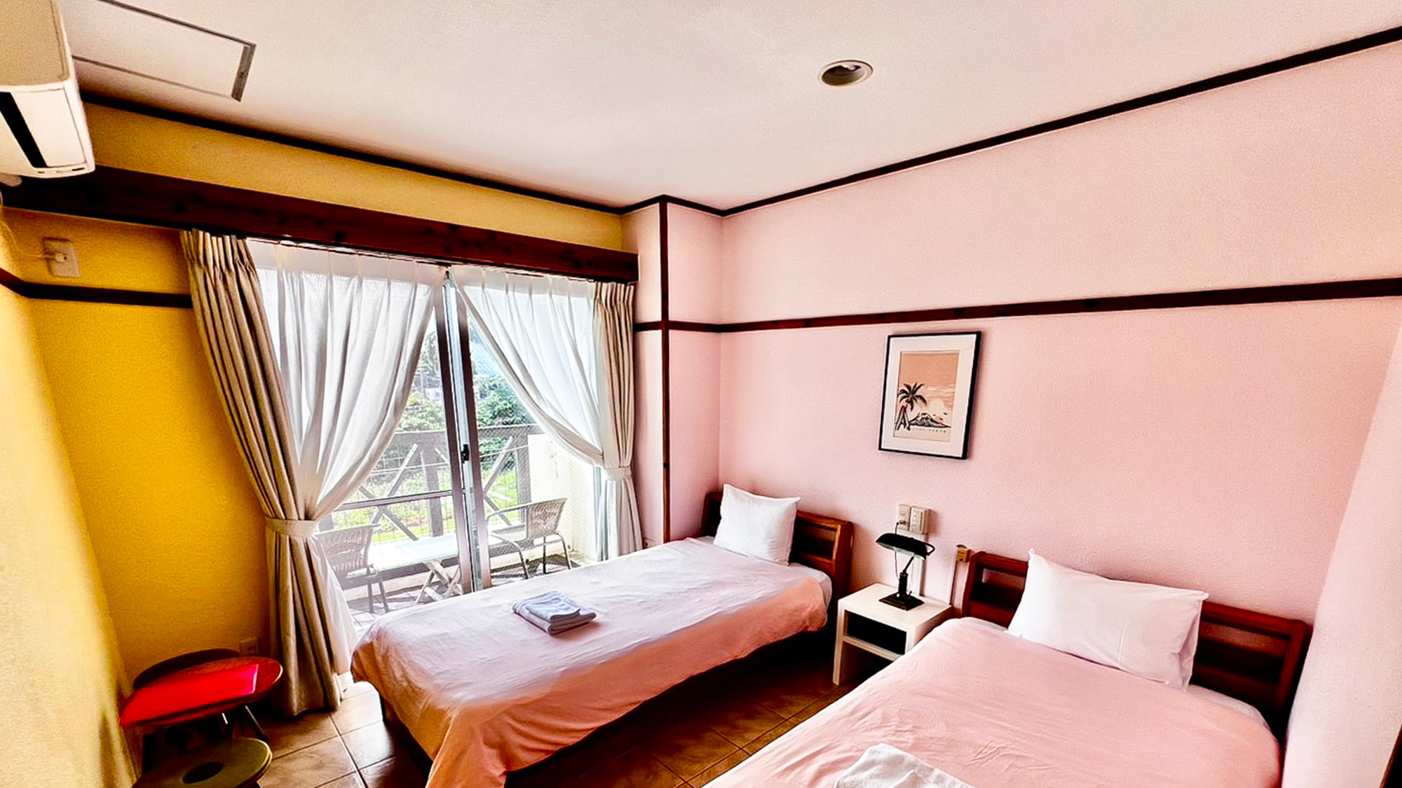 ・【ツインルーム】石垣島の風を感じる。癒やしのバルコニー付き