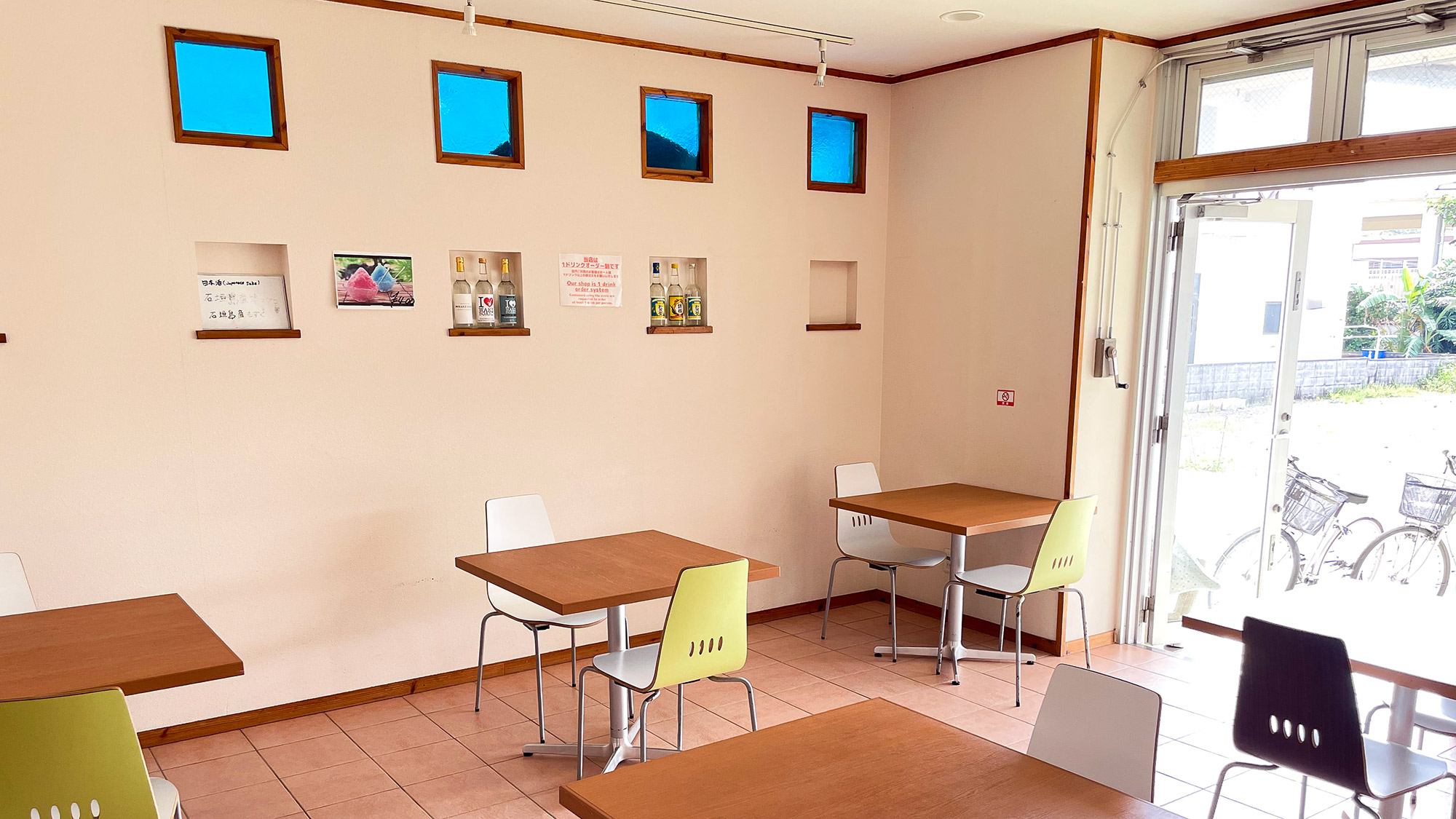 ・【食堂・共同スペース】寛ぎの空間。カフェ＆バーで乾杯！