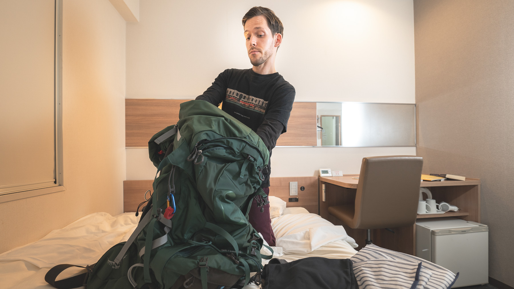 広々としたベッドで荷物が多くても安心　※使用感イメージ