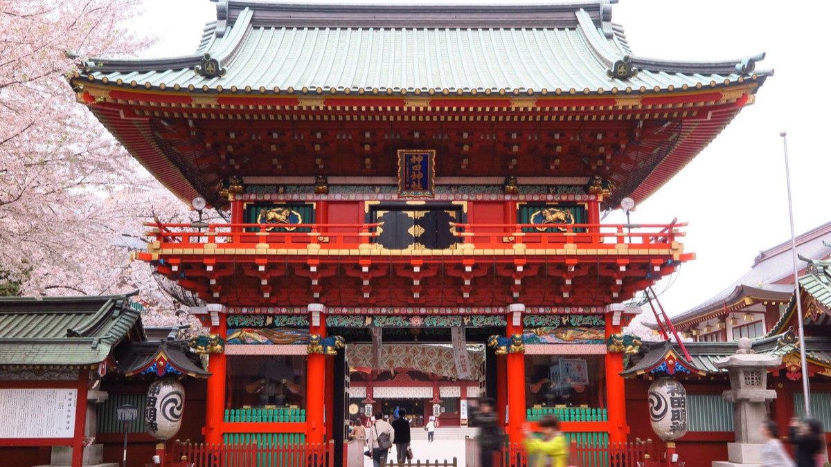 【当館から徒歩8分】商売繁盛・縁結びの神様「神田明神」