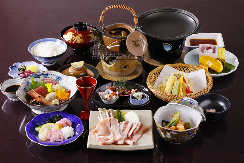 【日帰り/ご夕食】【18時〜21時】】　会席「名月」コース（ヤマトポークの焼物付）　＠8,500円〜
