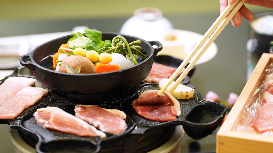 【食でめぐる奈良】当館名物「義経鍋」安心満足のスタンダードプラン♪鴨・猪・牛…等、5種のお肉を堪能