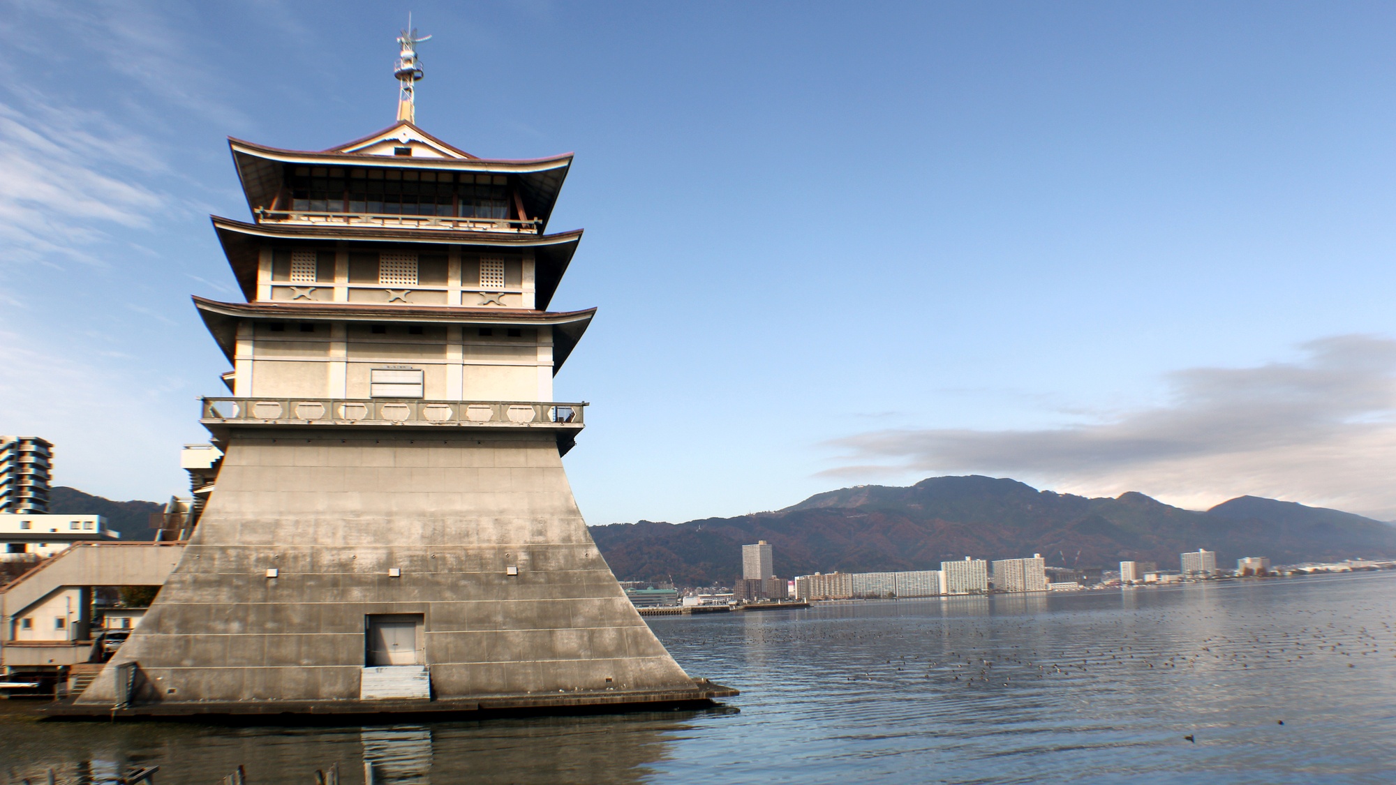 【当館から車で20分】日本最大の湖・琵琶湖の自然と歴史を体験できる博物館です