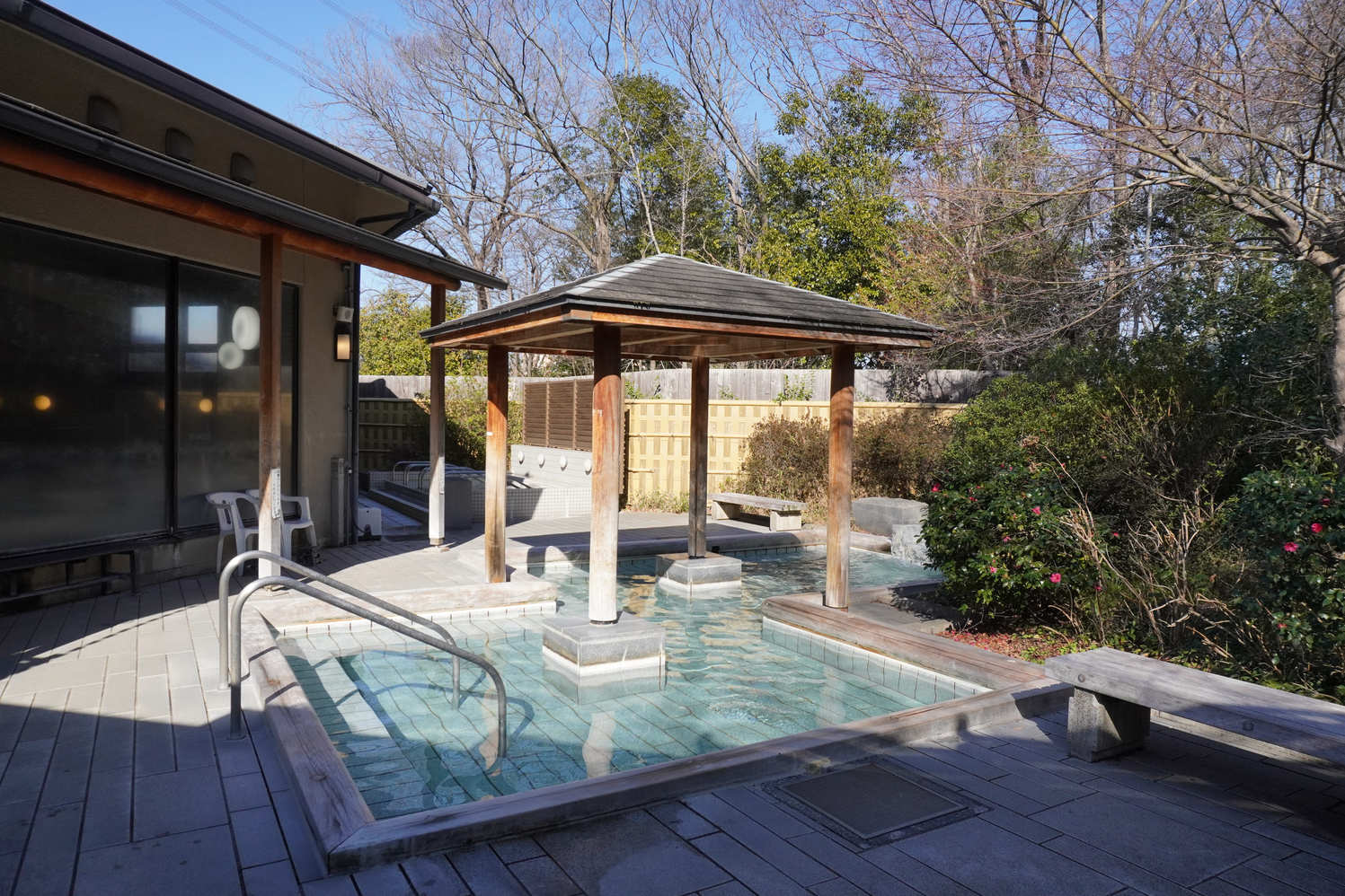 【クオカード1000円付　素泊まりプラン】天然温泉でリラックス☆9種の湯とサウナ付◆Wi-Fi無料