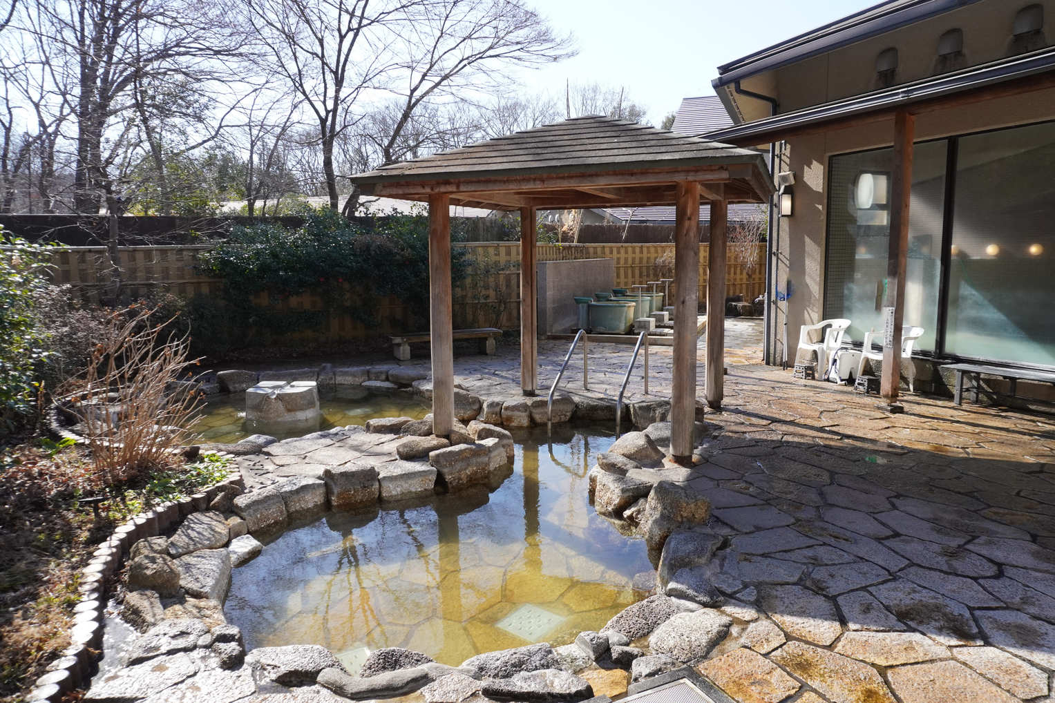 【素泊まり】天然温泉でリラックス☆9種の湯とサウナ付◆Wi-Fi無料