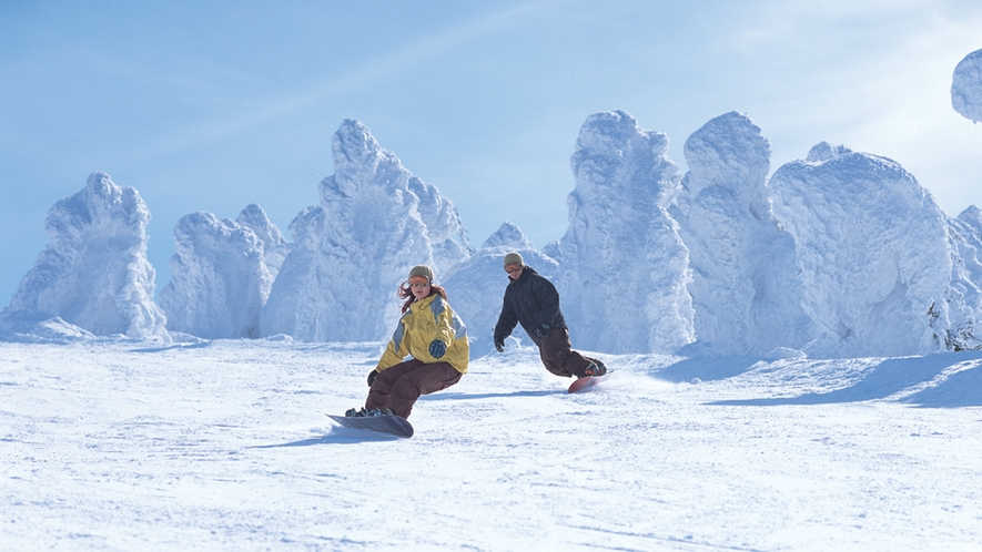 #【蔵王温泉スキー場】雪質抜群のパウダースノーで楽しめる変化に富んだゲレンデ・コース！　