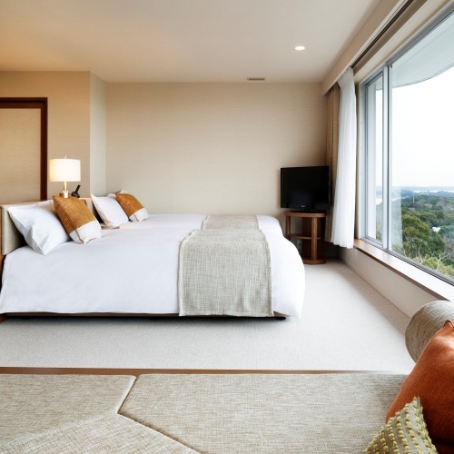 [Deluxe Room] A new sense of "relaxing floor sofa" that allows you to relax comfortably is installed.