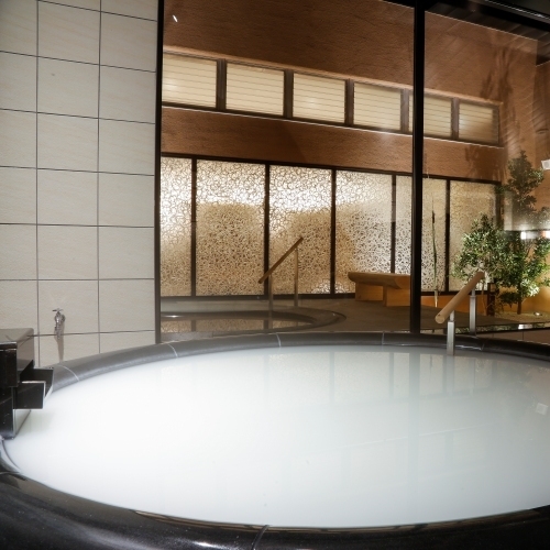 4/18リニューアルオープン【丘・森の中のプライベート空間】『ヴィラ』に宿泊！ホテルの朝食ブッフェ付