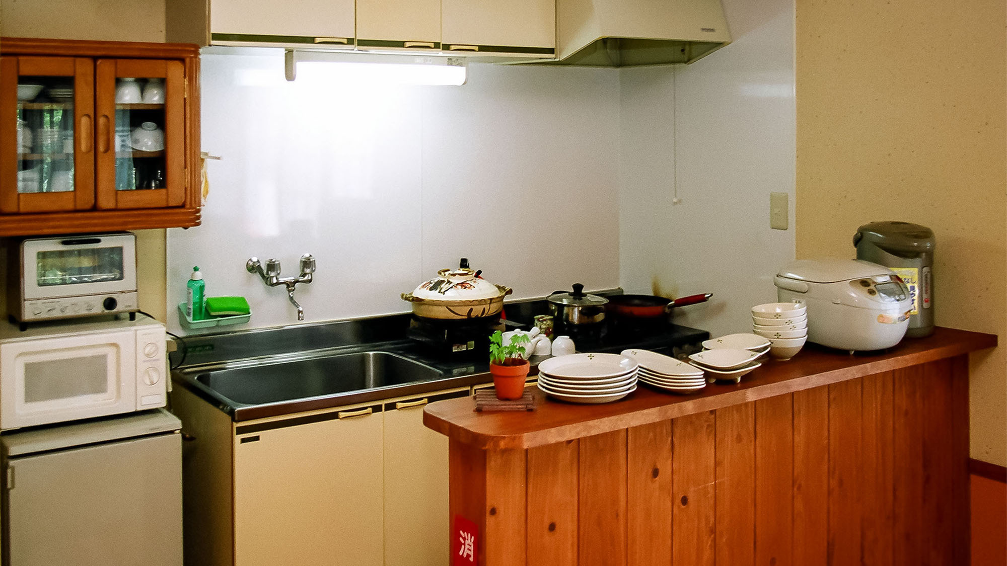 ・＜ゆふ＞キッチンには便利な木製カウンターがついています