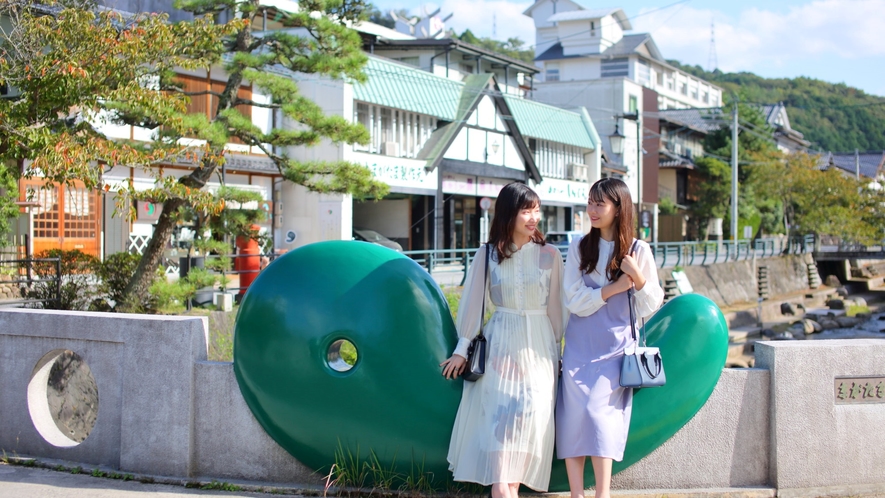 【玉造温泉】温泉街の至る所に勾玉が隠れていますよ。ぜひ探してみてくださいね！