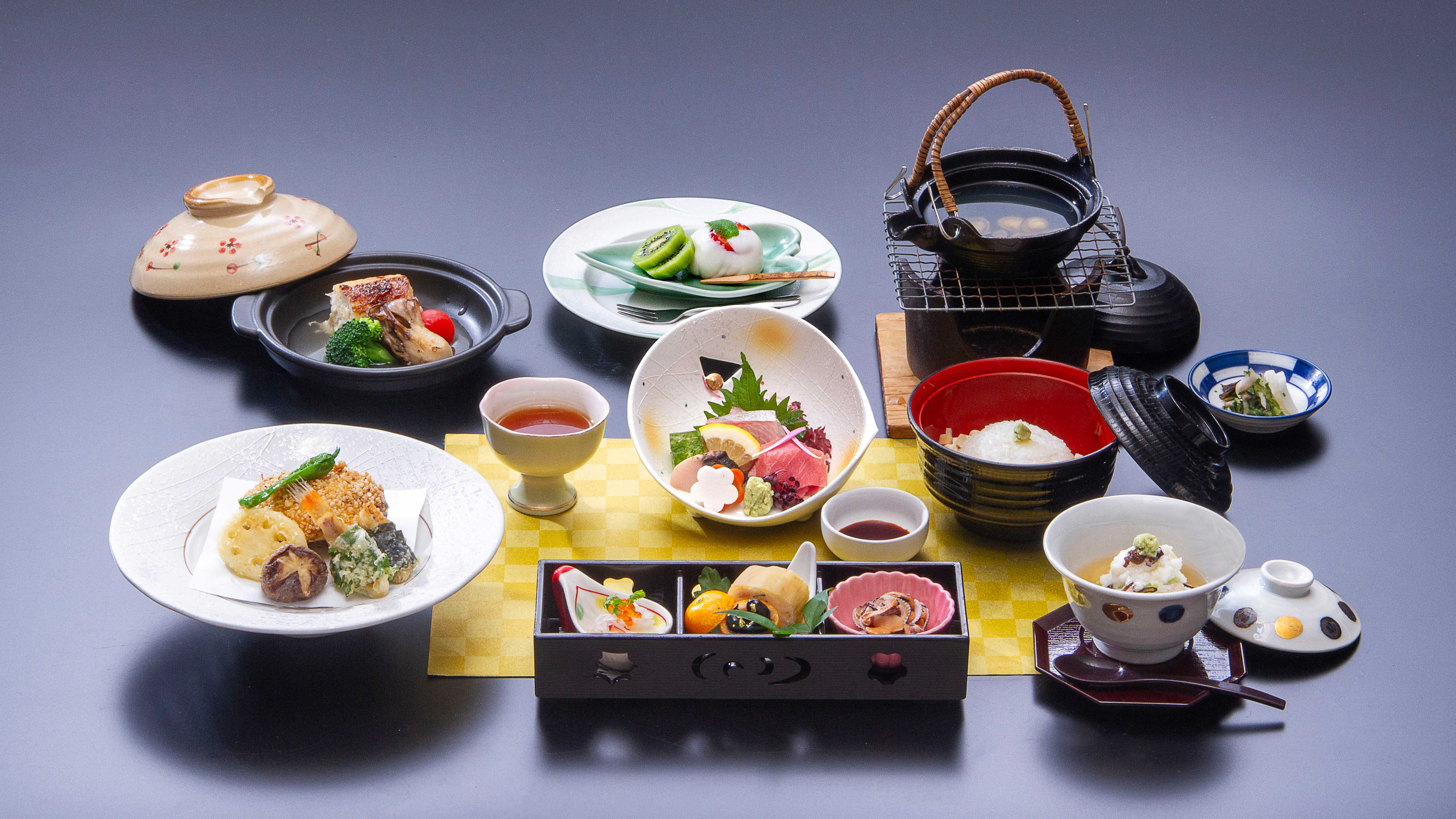 【2025冬◆美味少量会席】量が控えめの季節の会席料理です。