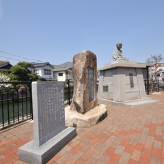 町並み保存地区にある頼山陽の銅像