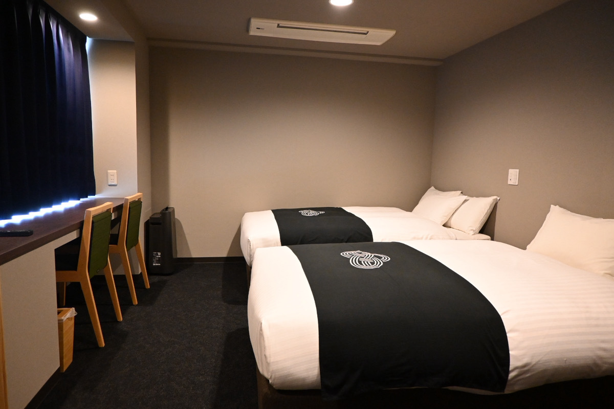 ユニバーサルツイン