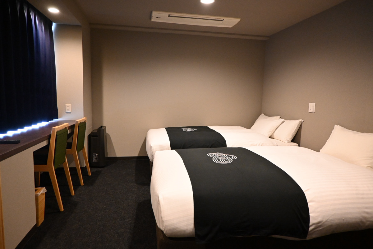 ユニバーサルツイン