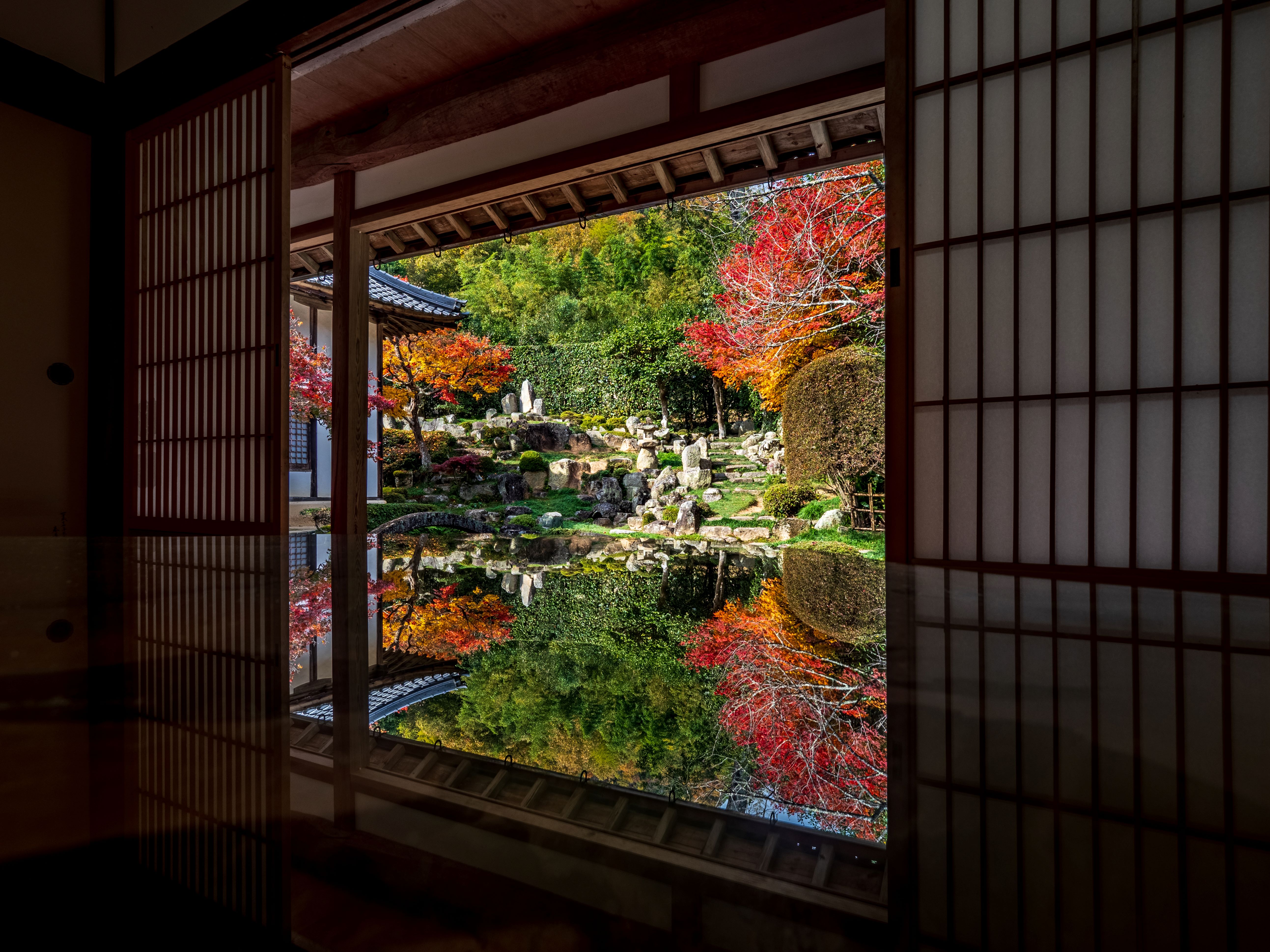 大通寺の庭園は別名「石寿園」とも呼ばれ矢掛の庭師が江戸時代後期に21年間という月日をかけて築いた名園