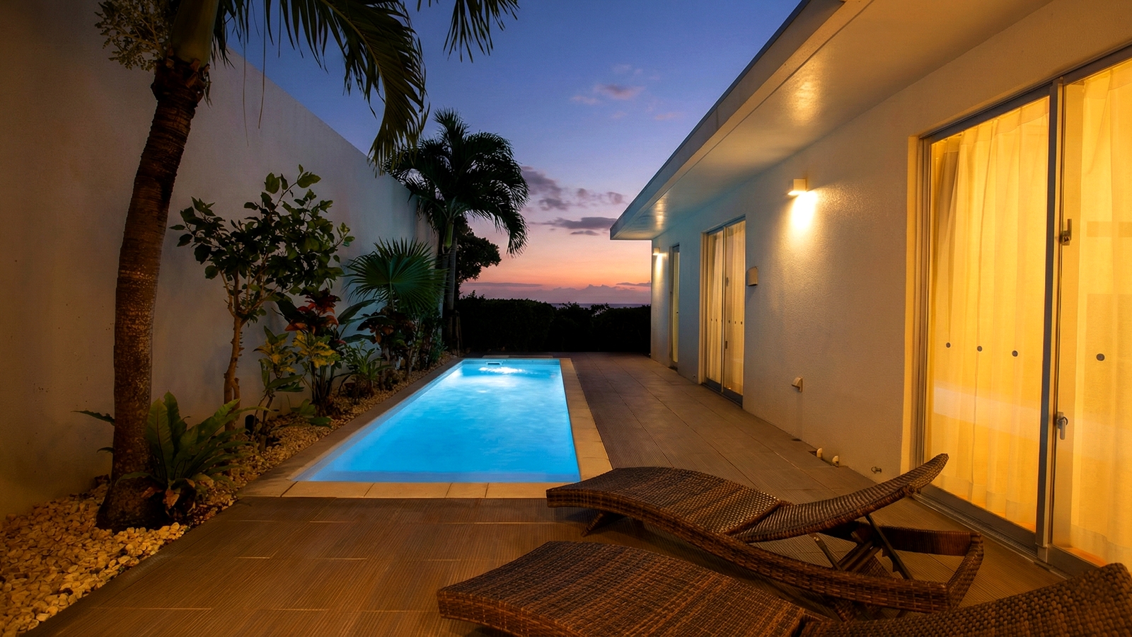 プライベートプール夕景（2ベッドルームタイプ）