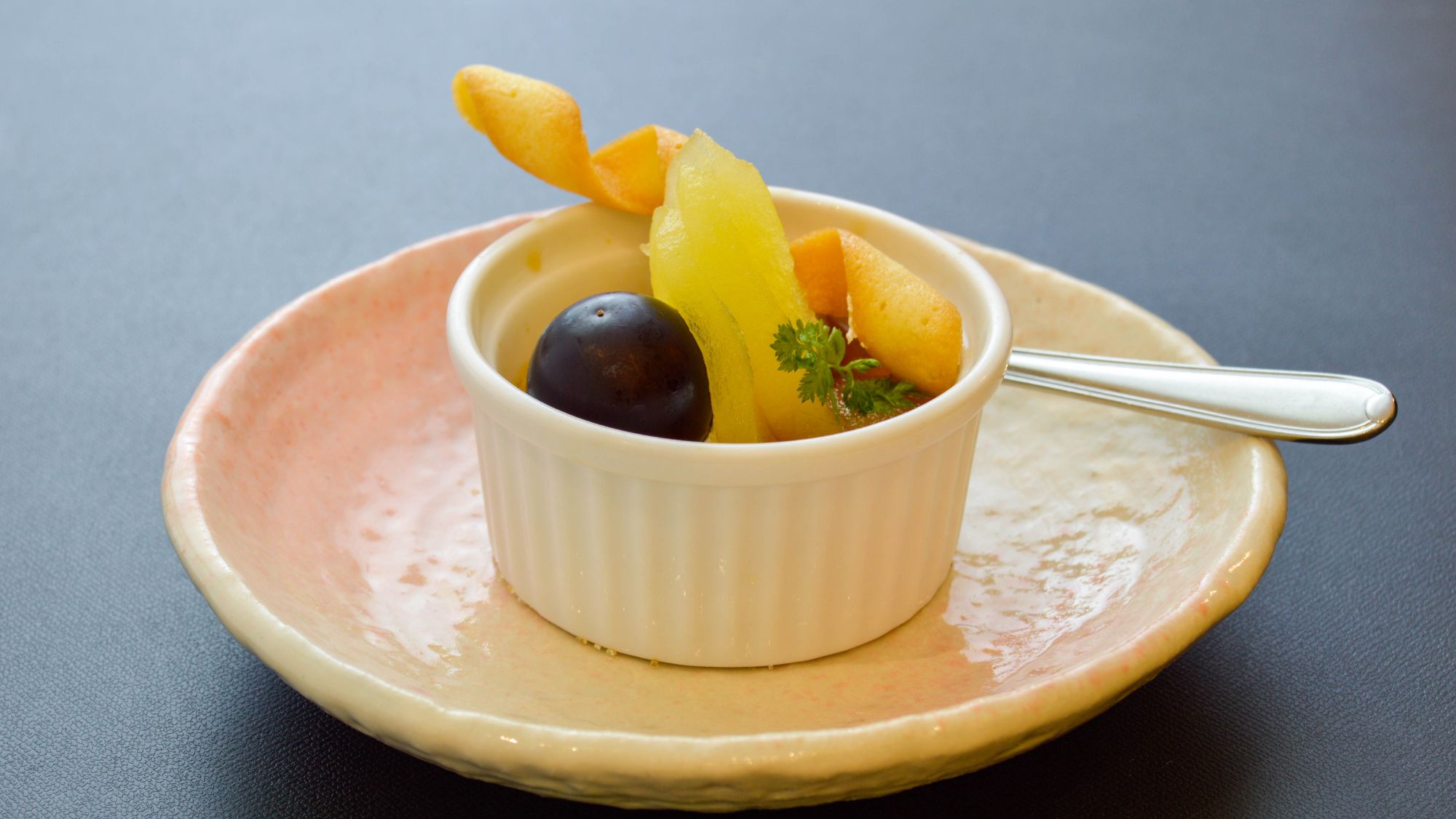 薫_2025秋料理｜カシスクレームブリュレ