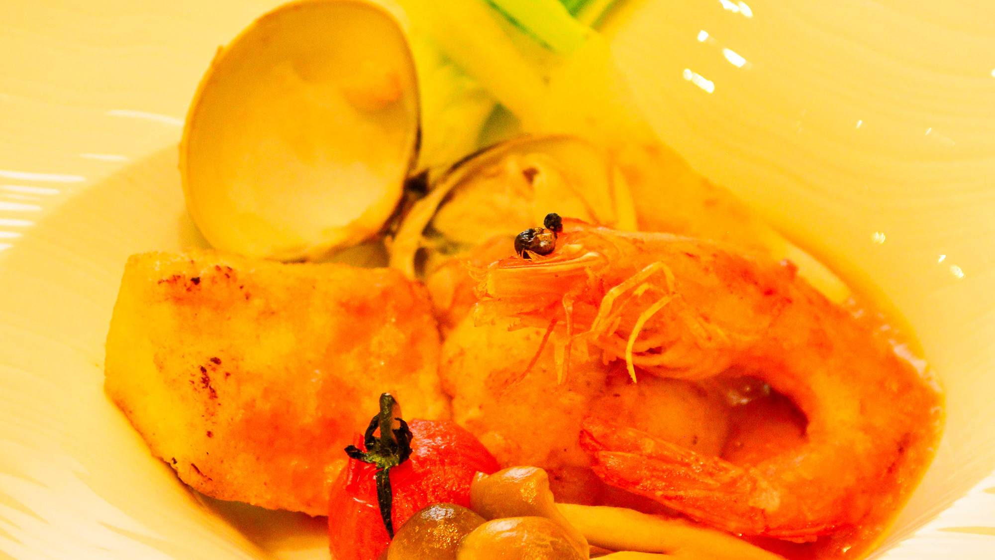 ブイヤベース｜気仙沼産カジキをはじめ三陸海鮮の旨味がつまったひと品（薫_2025冬）