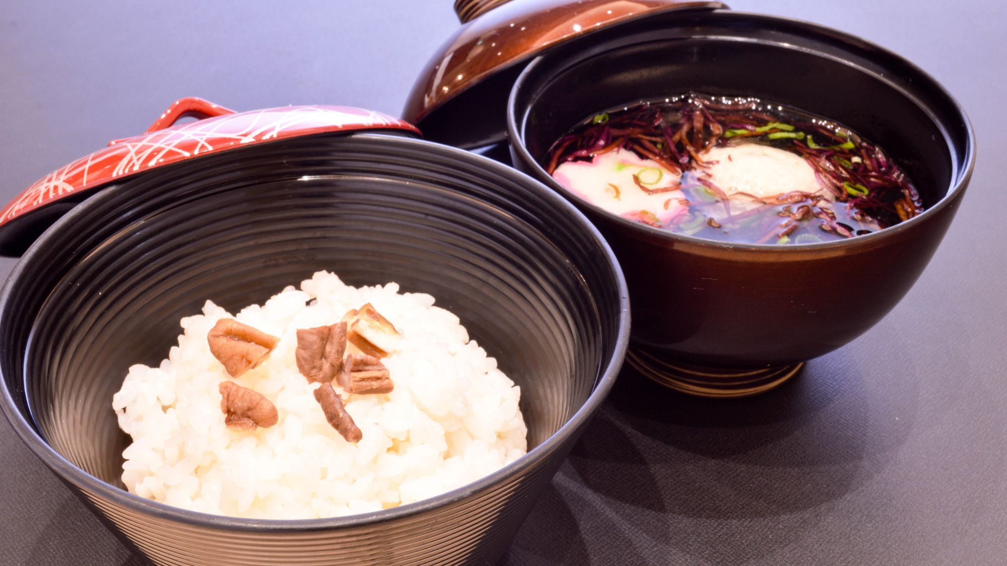 ピーカンナッツご飯・まぐろのつみれ汁〈凪〉｜陸前高田名産ほくほくピーカンナッツごはん。