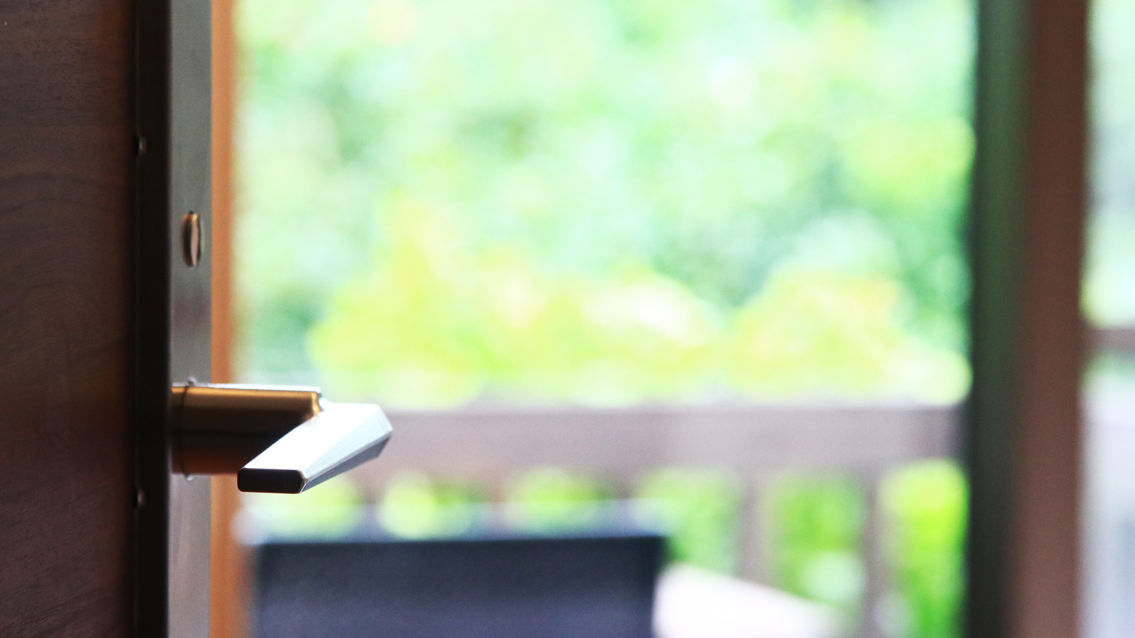 ドアを開ければすぐ自然の緑が見られます*