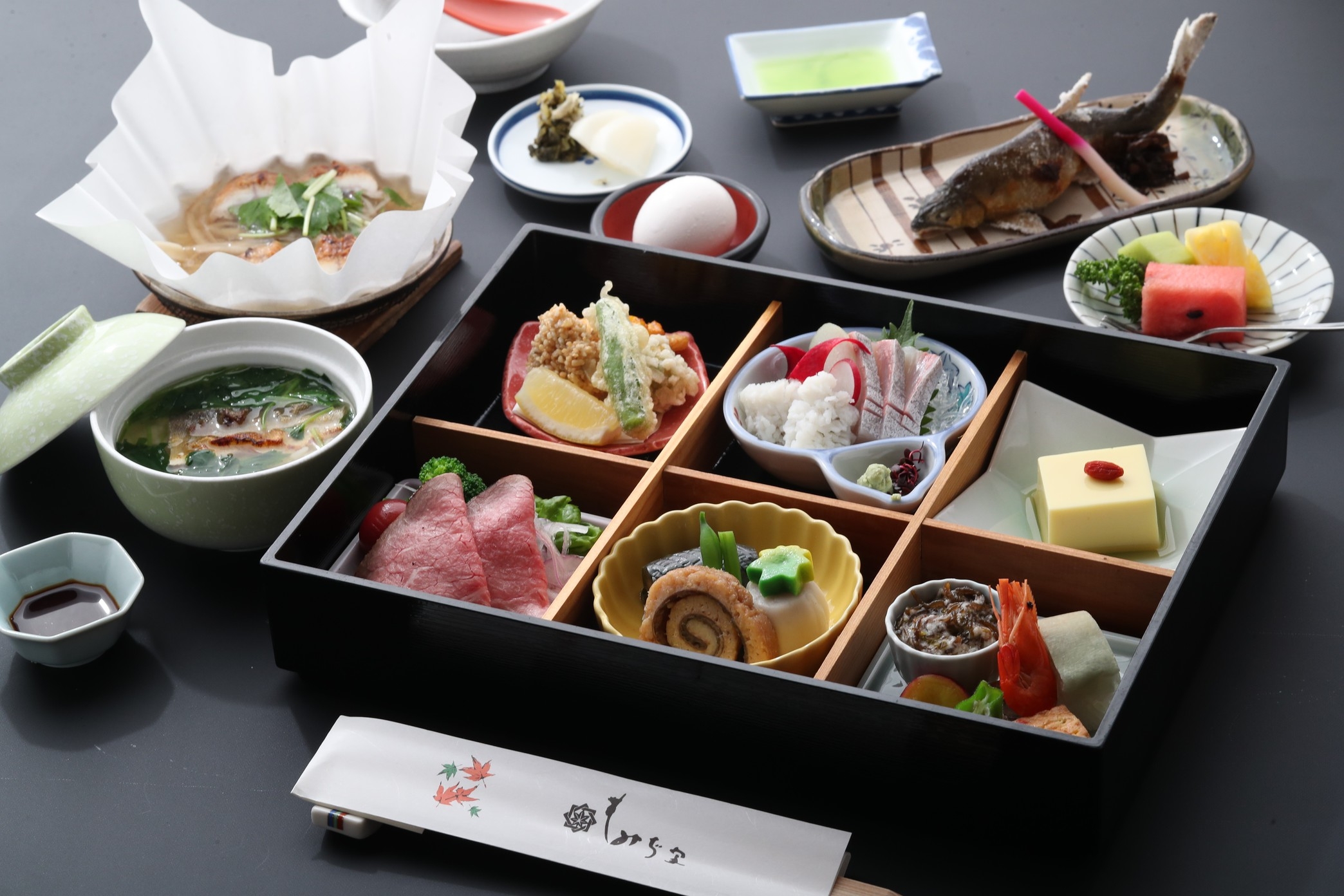 ◆夏季限定◆【川床】高雄「もみぢ家」で楽しむ川床料理（送迎付）〜2食付〜日にち限定で舞妓さんも♪