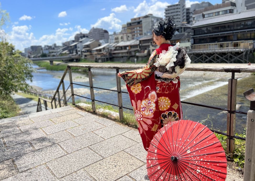 【着物/浴衣で京都散策】【カップル・女子旅】お好きな着物/浴衣をプロが着付けて京都散策♪