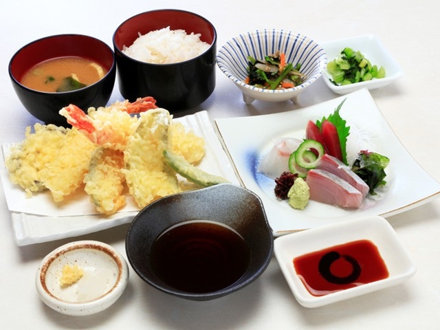 【一泊二食】4種類の御膳から選べる♪ディナーは花の湯お手製の御膳をご賞味下さい！