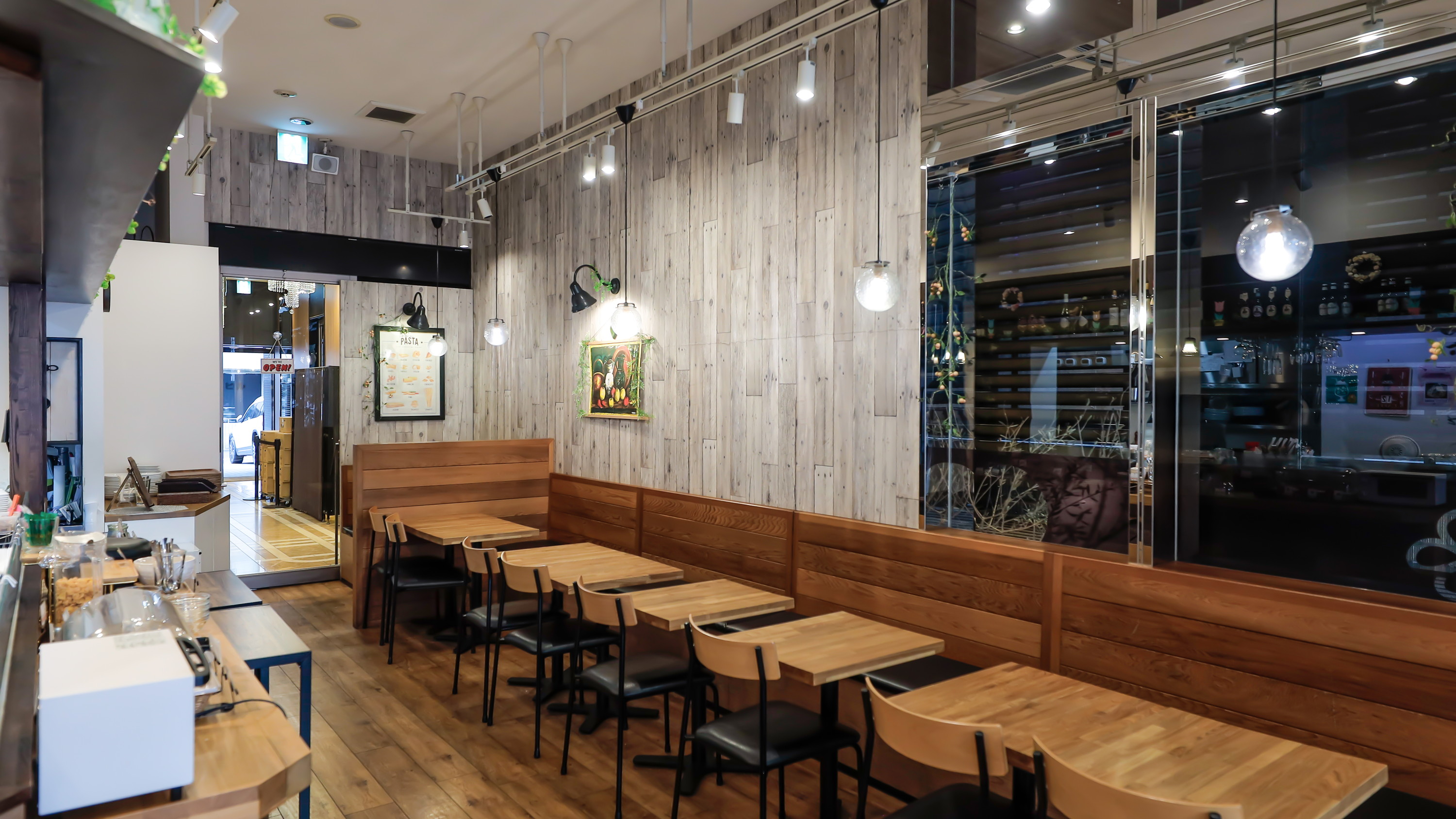 レストラン店内