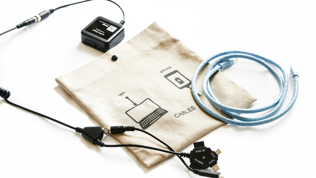 客室充電器・LANケーブル