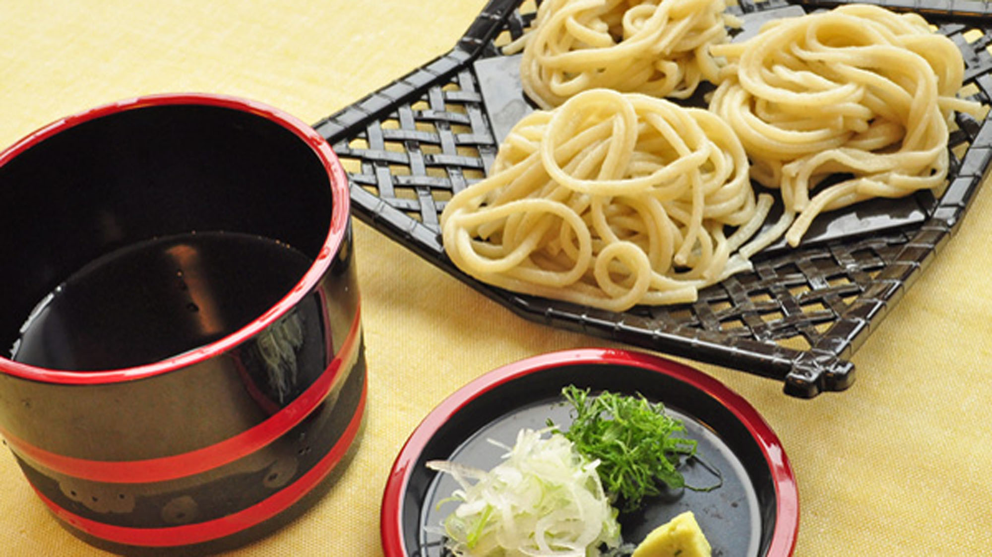 【夕食一例】普代村の特産品「こんぶうどん」。コシの強さと、つるりとしたのどごしが魅力です。