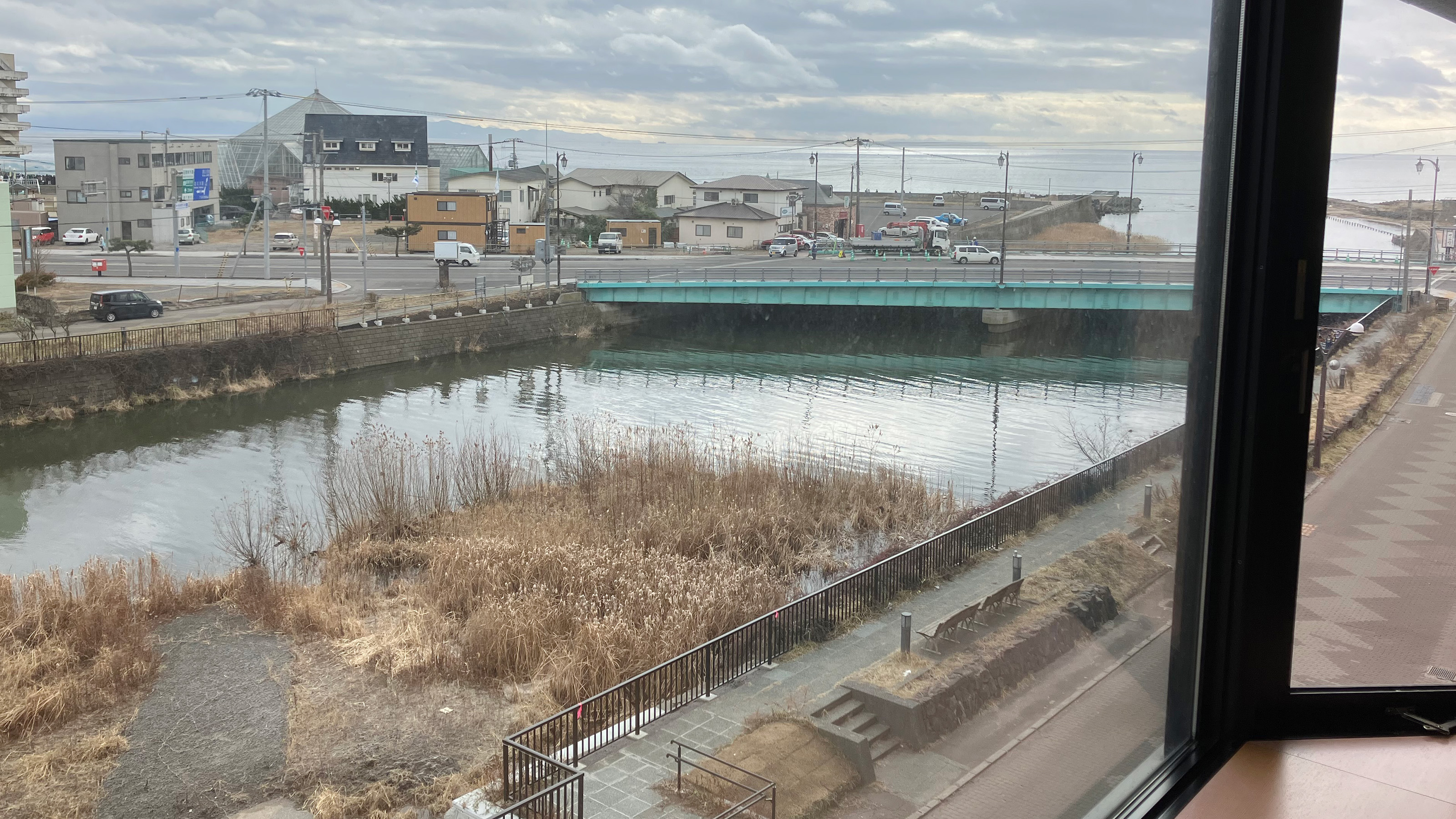祥苑館川側客室の風景