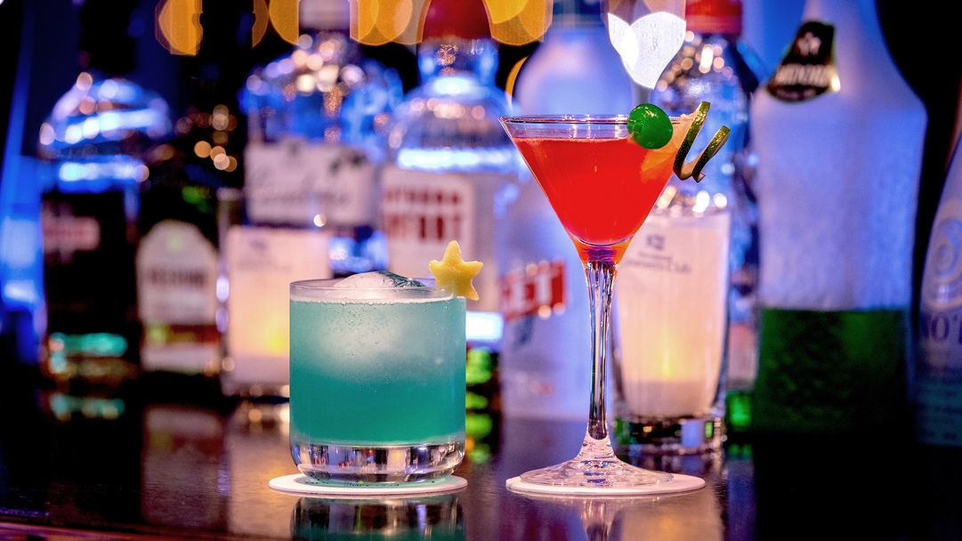 ［バーラウンジ利用：素泊まり］こだわりの「オリジナルカクテル」とともに、大人だけのくつろぎの夜を。