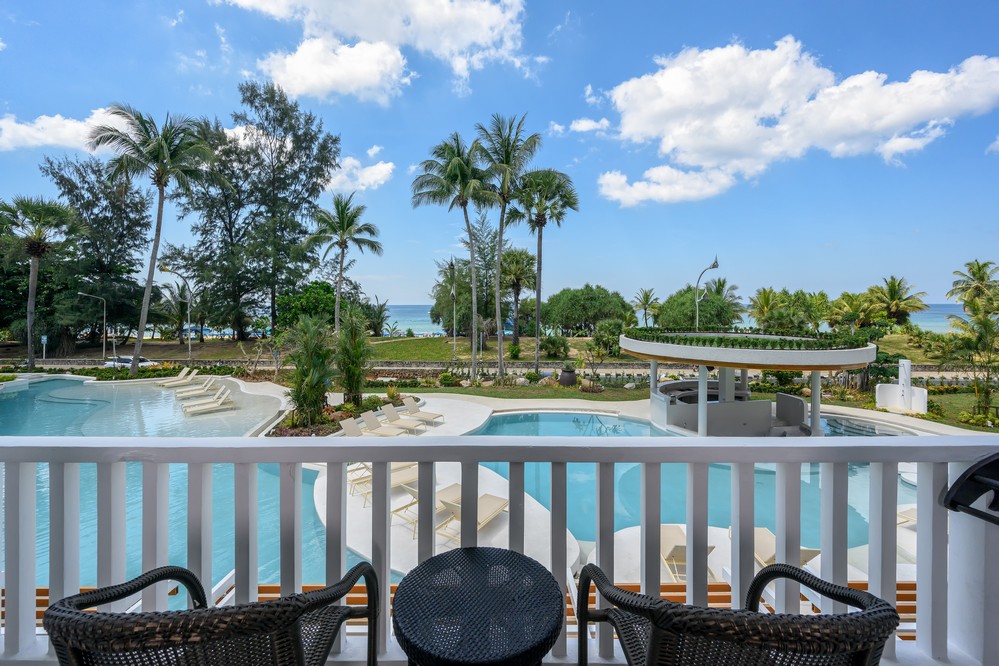 ラグーン プール ビュー デラックス テラス