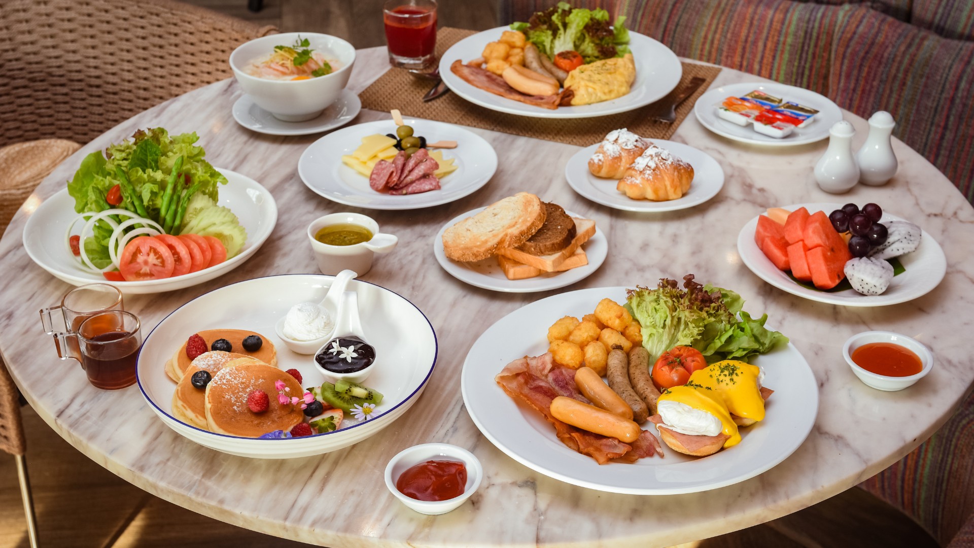 ホテルの朝食の雰囲気