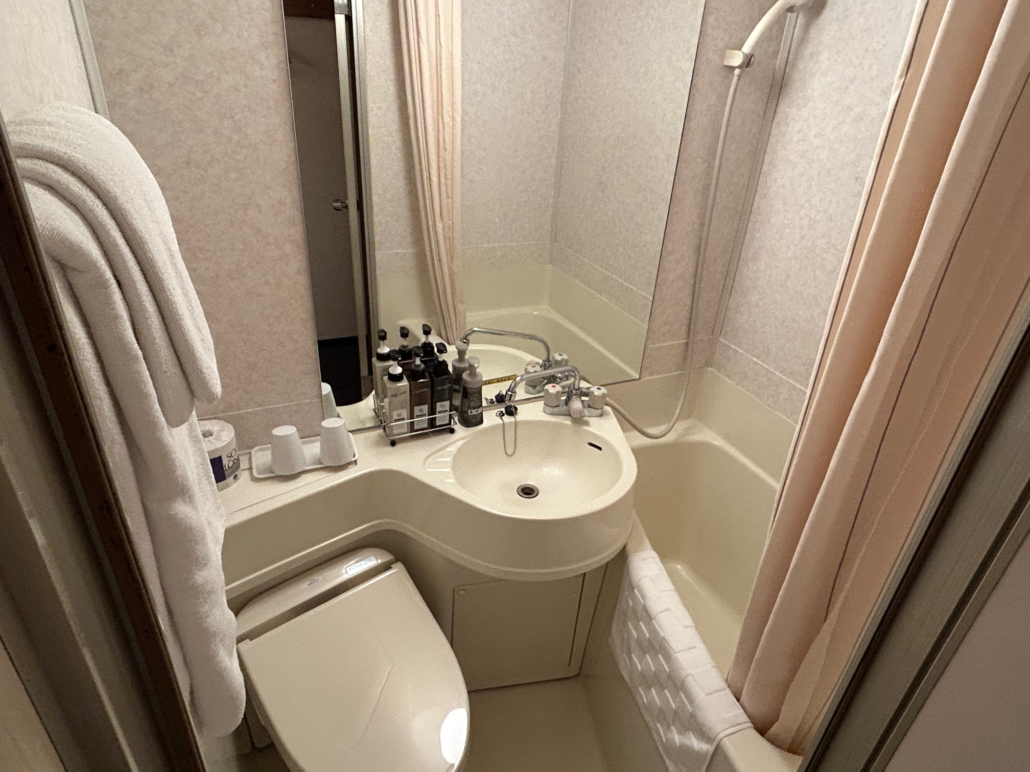 ワイドシングル/ダブル浴室一例。温座ウォシュレット。