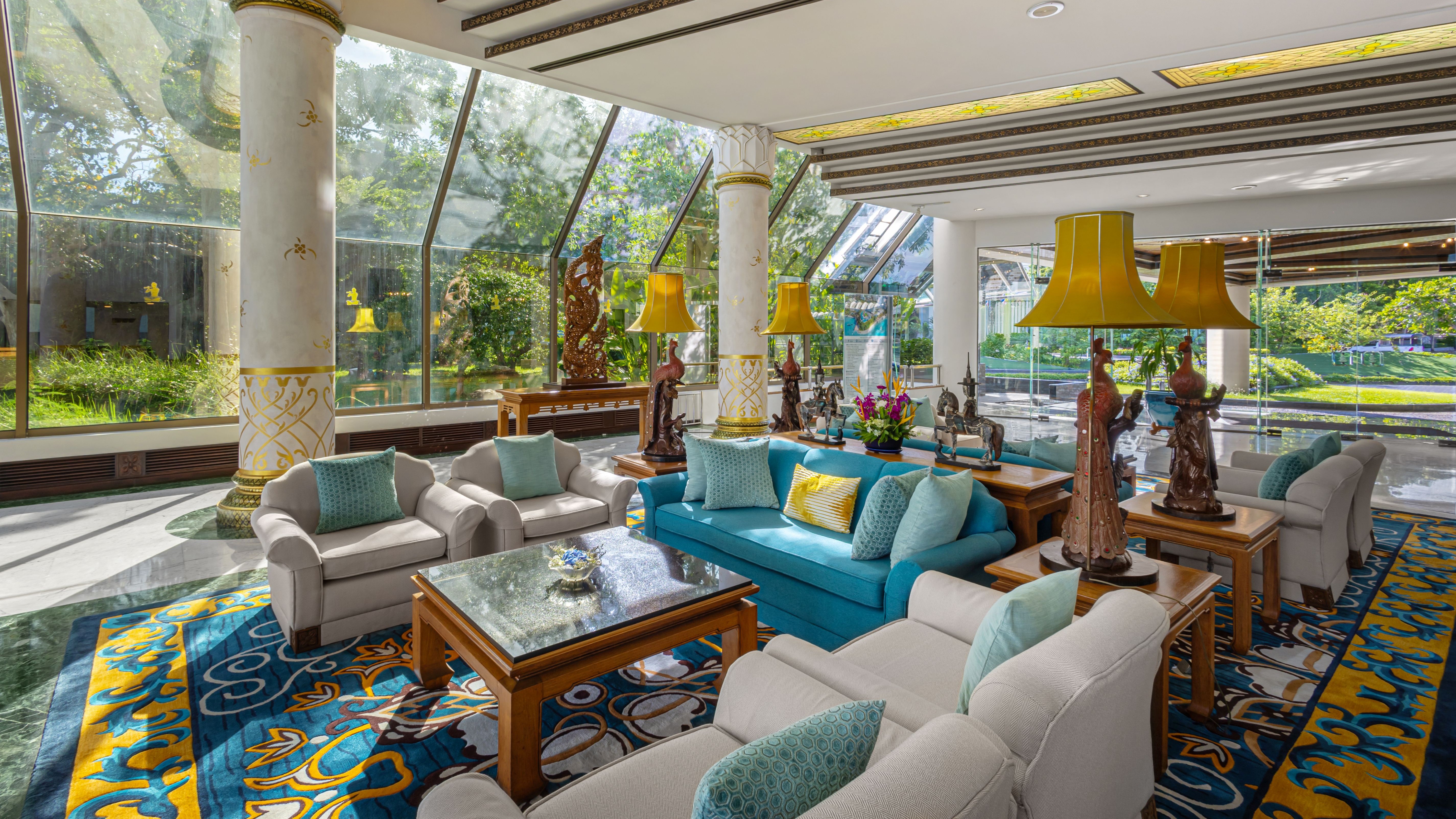 ロビーラウンジ