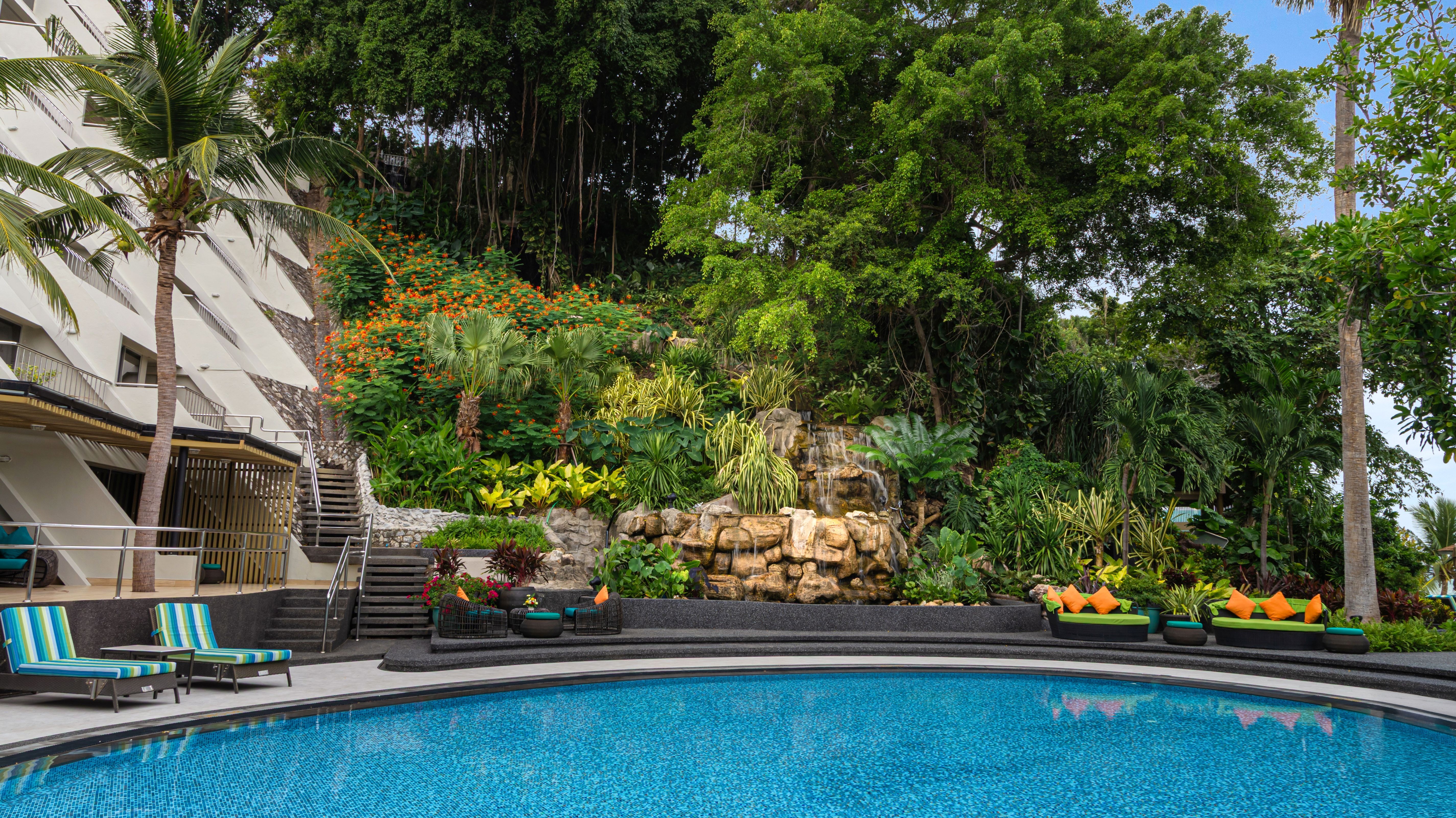 プールサイドガーデン（サンベッド付き）