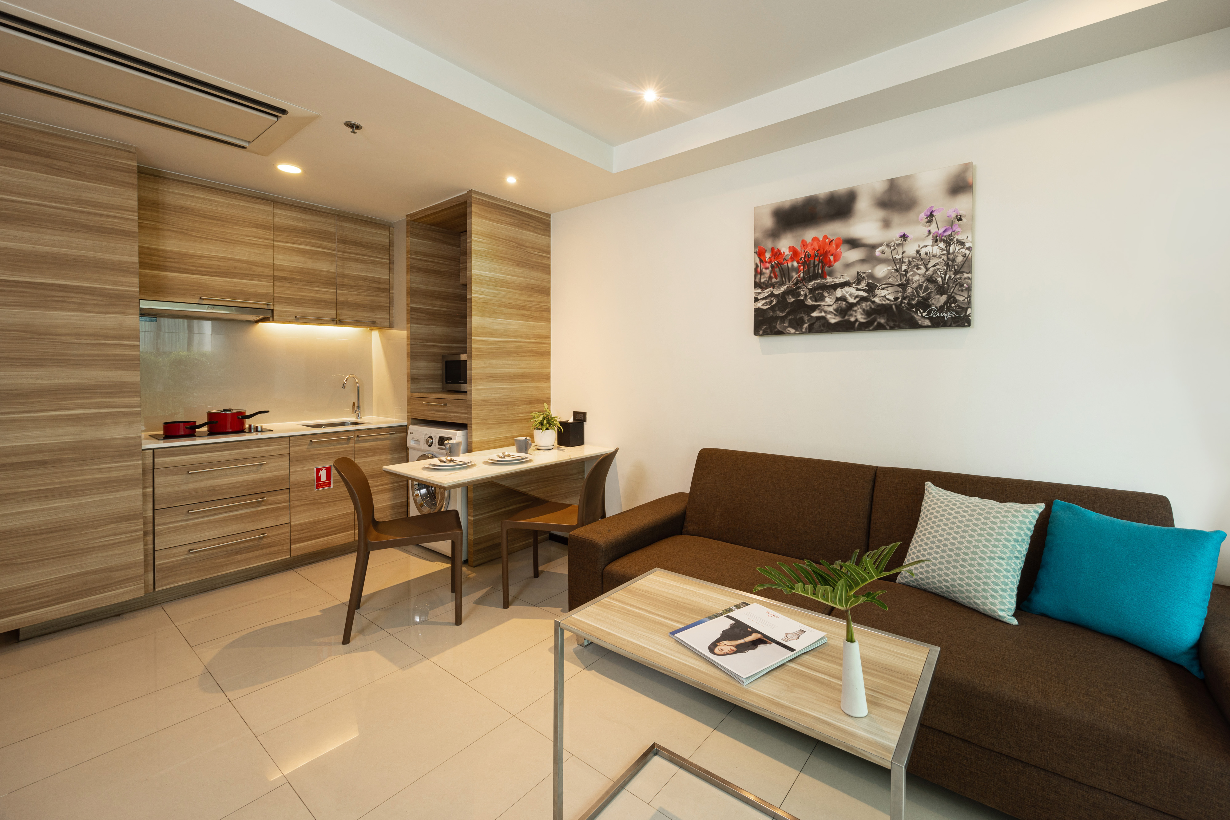 One Bedroom Deluxe Suite - Living room